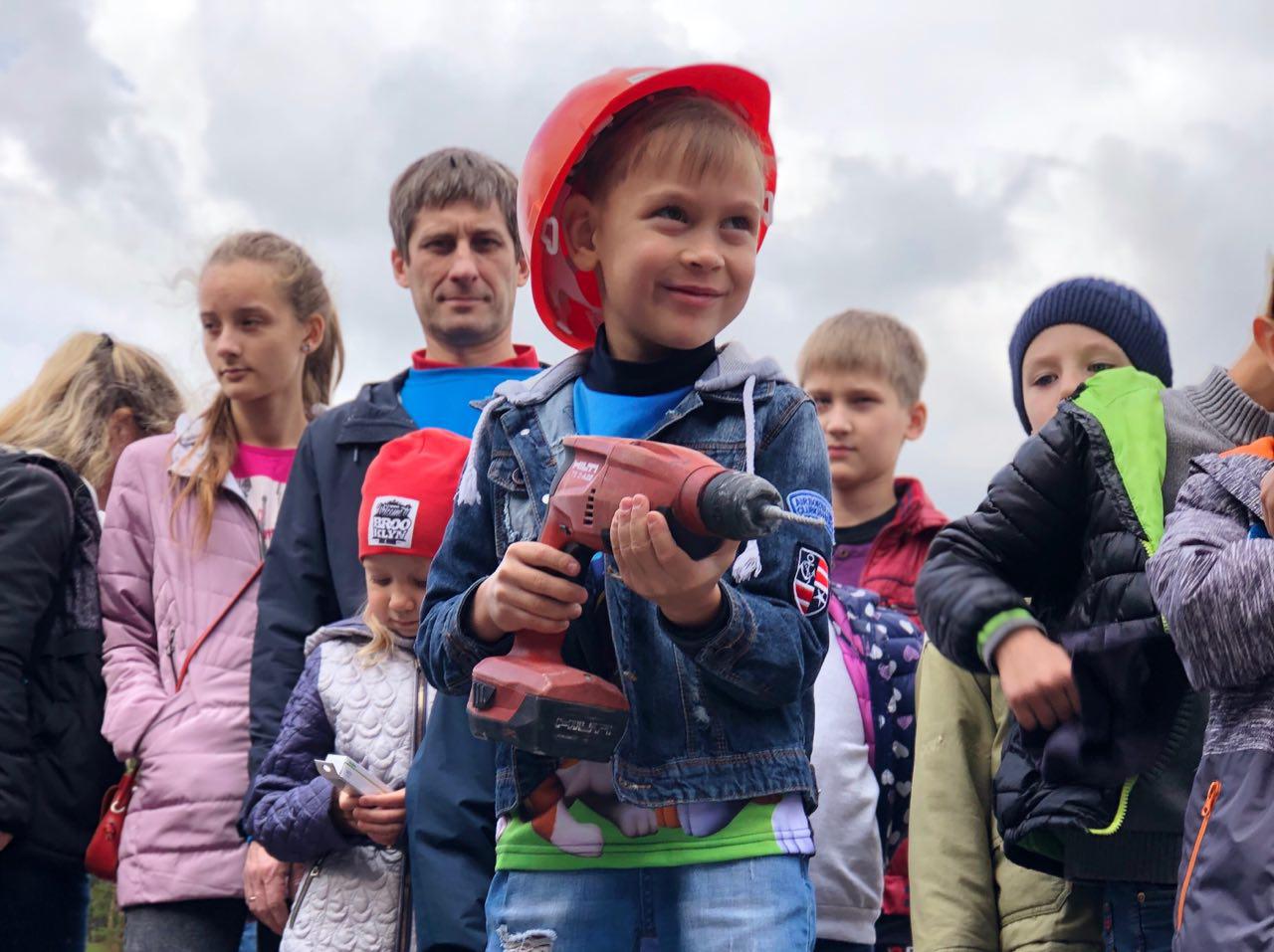 На парад при параде: тысячи школьников посетили грандиозный детский праздник в Челябинске